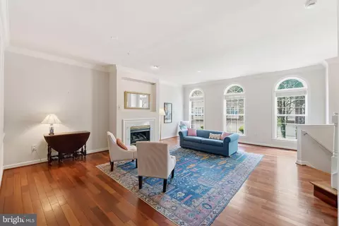 5918 Halpine Rd, Rockville, MD 20851