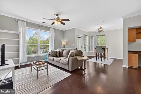 13504 Derry Glen Ct #301, Germantown, MD 20874