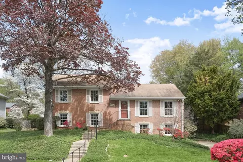 9720 Byeforde Rd, Kensington, MD 20895