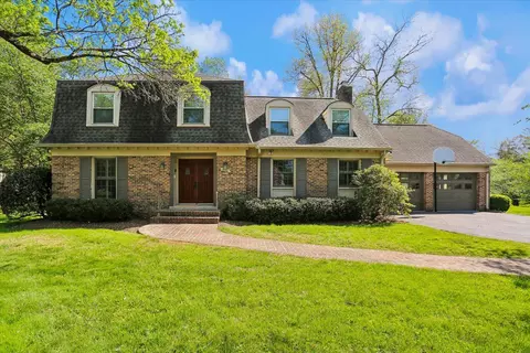 8200 W Gainsborough Ct, Potomac, MD 20854