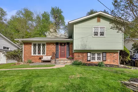 818 Cabin John Pkwy, Rockville, MD 20852