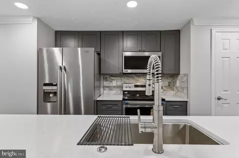 13108 Briarcliff Ter # 703, Germantown, MD 20874