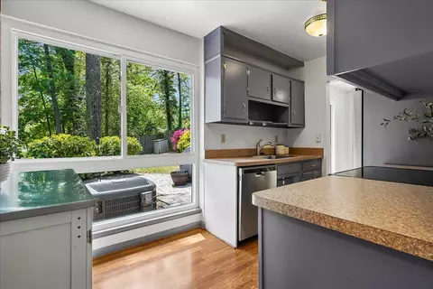 Kitchen - 104 Belton Rd, Silver Spring, MD 20901 photo 3 of 6