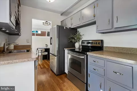 Kitchen - 104 Belton Rd, Silver Spring, MD 20901 photo 5 of 6