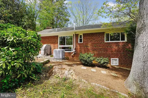Exterior - 104 Belton Rd, Silver Spring, MD 20901 photo 7 of 16