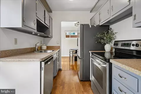 Kitchen - 104 Belton Rd, Silver Spring, MD 20901 photo 6 of 6