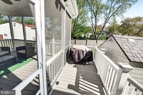 Exterior - 17628 Collier Cir, Poolesville, MD 20837 photo 14 of 18