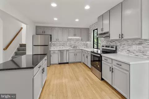 Kitchen - 17628 Collier Cir, Poolesville, MD 20837 photo 1 of 4