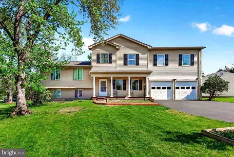 17628 Collier Cir, Poolesville, MD 20837