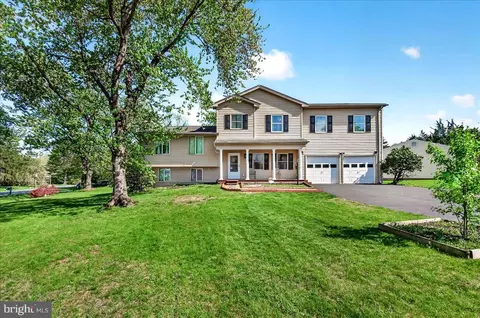 Exterior - 17628 Collier Cir, Poolesville, MD 20837 photo 5 of 18