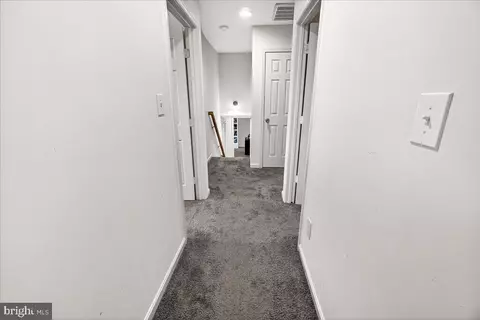 Entry Way - 17628 Collier Cir, Poolesville, MD 20837 photo 2 of 3