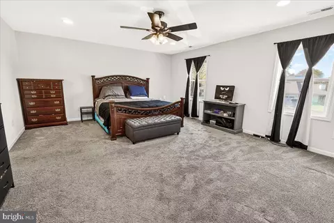 Bedroom - 17628 Collier Cir, Poolesville, MD 20837 photo 1 of 5