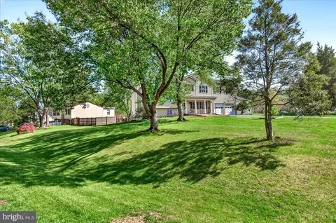 Exterior - 17628 Collier Cir, Poolesville, MD 20837 photo 6 of 18