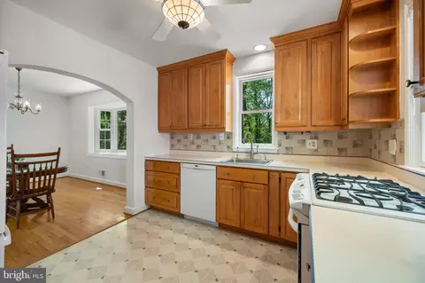 Kitchen - 108 Denver Rd, Silver Spring, MD 20910 photo 2 of 3