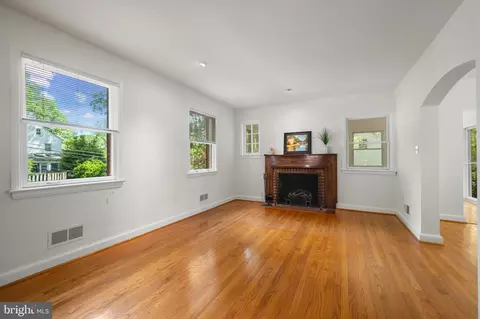 Living - 108 Denver Rd, Silver Spring, MD 20910 photo 3 of 4
