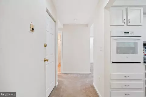 Entry Way - 3622 Gleneagles Dr #9-2C, Silver Spring, MD 20906 photo 2 of 4