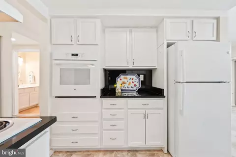 Kitchen - 3622 Gleneagles Dr #9-2C, Silver Spring, MD 20906 photo 3 of 5