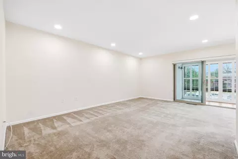 Living - 3622 Gleneagles Dr #9-2C, Silver Spring, MD 20906 photo 7 of 7