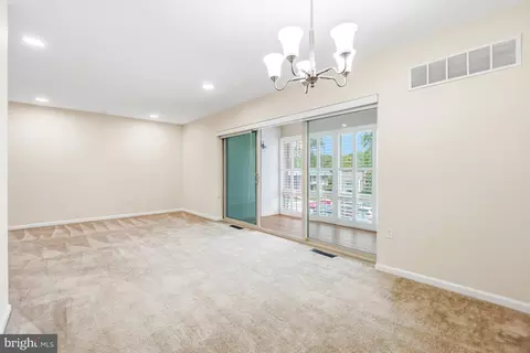Living - 3622 Gleneagles Dr #9-2C, Silver Spring, MD 20906 photo 1 of 7