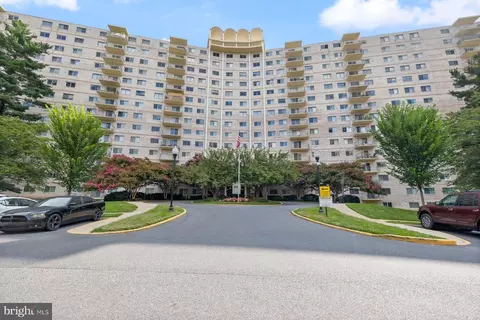 1121 University Blvd W #912-B, Silver Spring, MD 20902