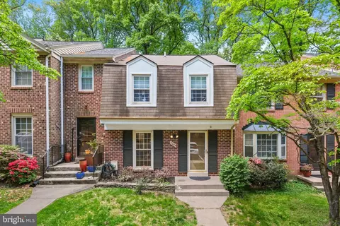 7344 Greentree Rd, Bethesda, MD 20817