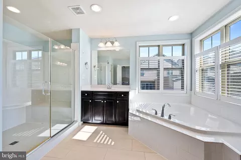 Bath - 13422 Redspire Dr, Silver Spring, MD 20906 photo 1 of 2