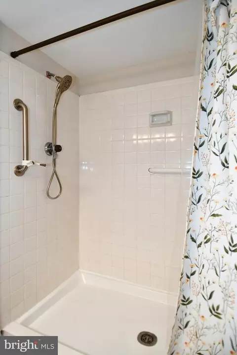 Bath - 15300 Beaverbrook Ct #88-2H, Silver Spring, MD 20906 photo 2 of 3