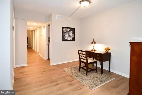 Entry Way - 15300 Beaverbrook Ct #88-2H, Silver Spring, MD 20906 photo 2 of 3