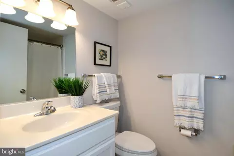 Bath - 15300 Beaverbrook Ct #88-2H, Silver Spring, MD 20906 photo 3 of 3