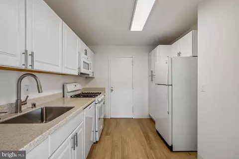 Kitchen - 1121 University Blvd W #1111, Silver Spring, MD 20902 photo 4 of 4