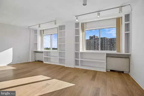 Living - 1121 University Blvd W #1111, Silver Spring, MD 20902 photo 5 of 7