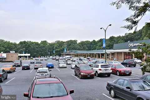 Exterior - 1121 University Blvd W #1111, Silver Spring, MD 20902 photo 10 of 16