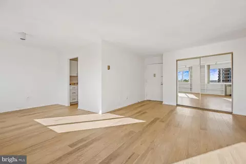 Living - 1121 University Blvd W #1111, Silver Spring, MD 20902 photo 3 of 7