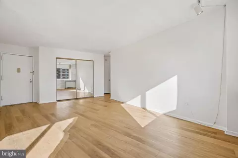 Living - 1121 University Blvd W #1111, Silver Spring, MD 20902 photo 2 of 7