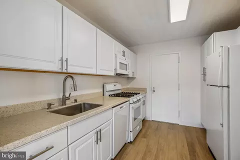Kitchen - 1121 University Blvd W #1111, Silver Spring, MD 20902 photo 1 of 4