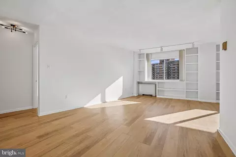 Living - 1121 University Blvd W #1111, Silver Spring, MD 20902 photo 1 of 7
