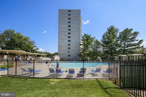 Exterior - 1121 University Blvd W #1111, Silver Spring, MD 20902 photo 3 of 16