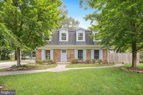 5 Wild Olive Ct, Potomac, MD 20854