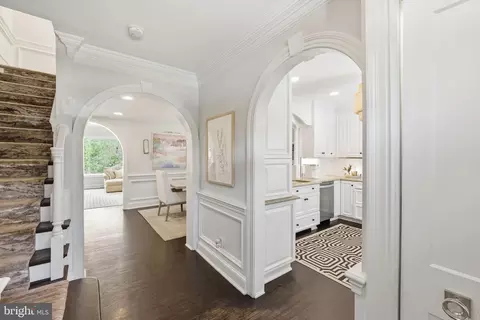 3523 Hamlet Pl #501, Chevy Chase, MD 20815