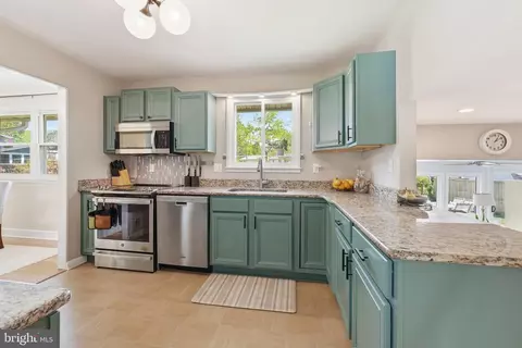 Kitchen - 1905 Ventura Ave, Silver Spring, MD 20902 photo 1 of 3