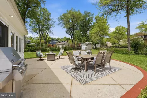 Exterior - 1905 Ventura Ave, Silver Spring, MD 20902 photo 7 of 8
