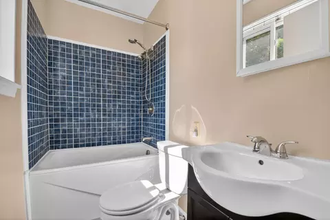 Bath - 10226 Leslie St, Silver Spring, MD 20902 photo 1 of 3