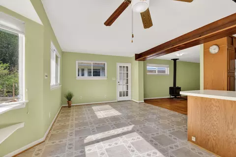 Living - 10226 Leslie St, Silver Spring, MD 20902 photo 5 of 7