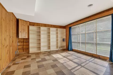 Living - 10226 Leslie St, Silver Spring, MD 20902 photo 6 of 7