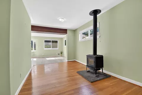 Living - 10226 Leslie St, Silver Spring, MD 20902 photo 3 of 7