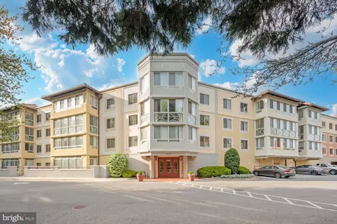 14805 Pennfield Cir #205, Silver Spring, MD 20906