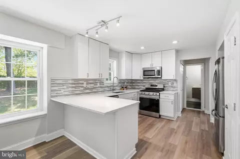 6 Bostwick Ct, Gaithersburg, MD 20878