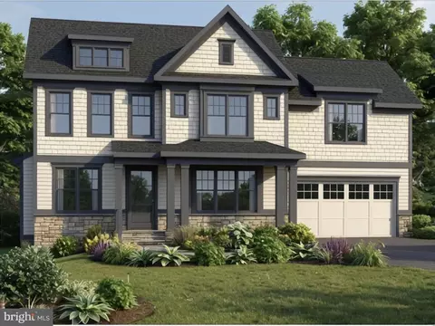 8204 Hampden Ln, Bethesda, MD 20817