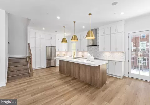 8601 Erdem Pl, Chevy Chase, MD 20815