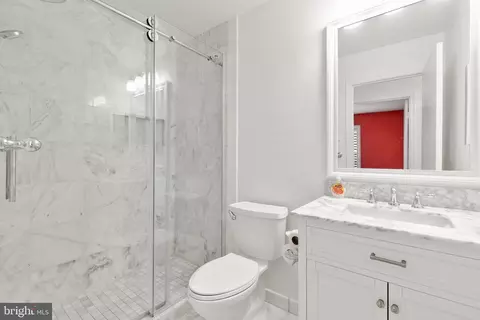 Bath - 2610 Camelback Ln #9, Silver Spring, MD 20906 photo 2 of 2